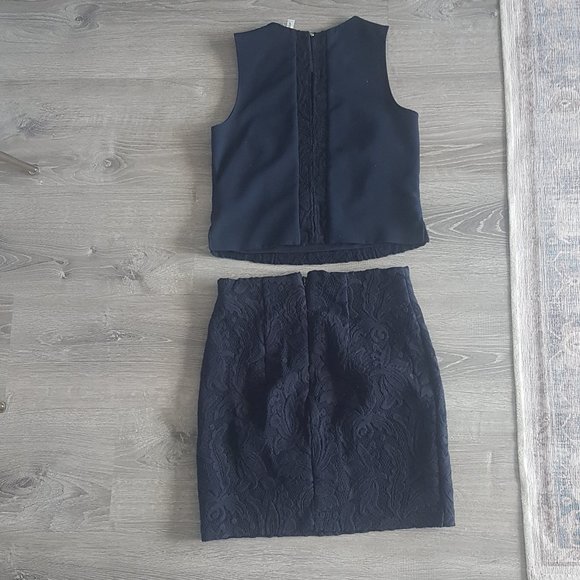 Matching set - crop top and mini skirt - Picture 3 of 4